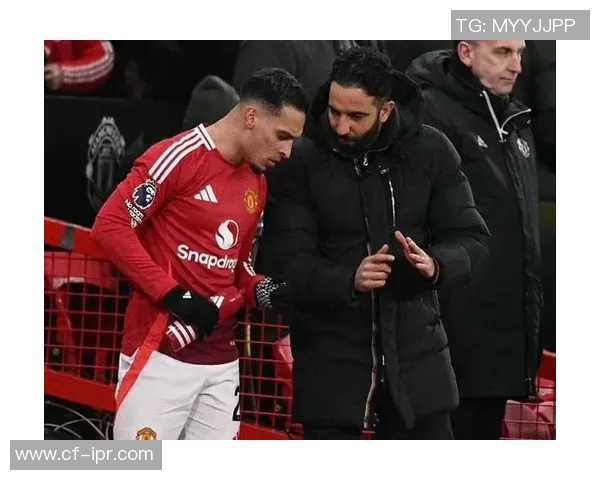 曼联正式宣布签下新生代热门球员,球迷们欢呼雀跃 曼联正式宣布签下新生代热门球员,球迷们欢呼雀跃